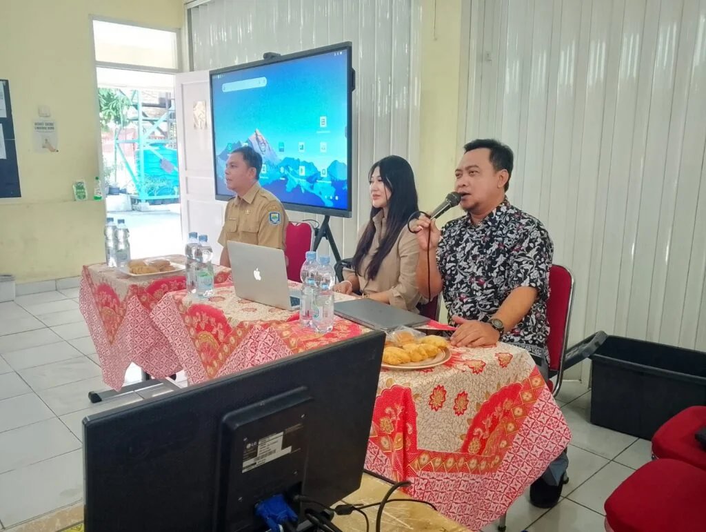 CEO AVR Performa Bersama BDN Program BeProKids Goes To School Hadir di Bandung